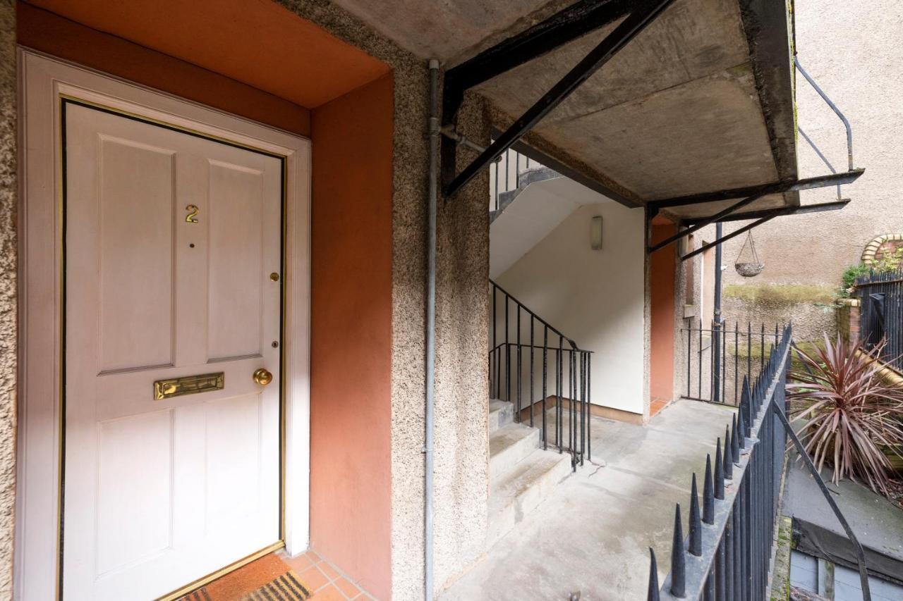 Joivy Charming With Patio Nearby The Castle Appartement